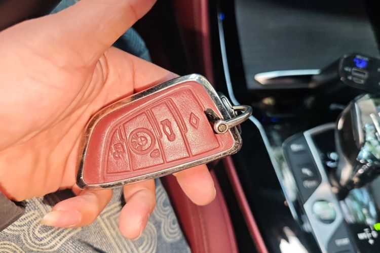 宝马X4 2022款 xDrive 25i M运动套装中控内饰11