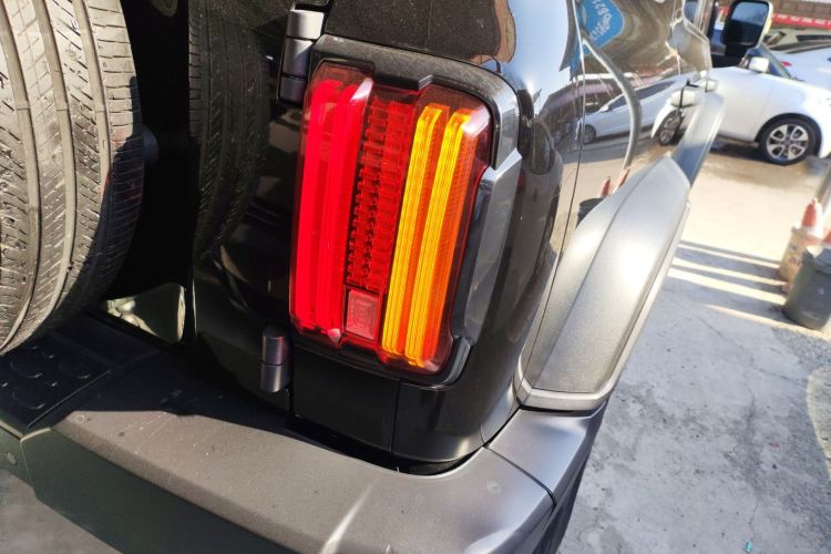 坦克300 2021款 越野版 2.0T 征服者车身外观9