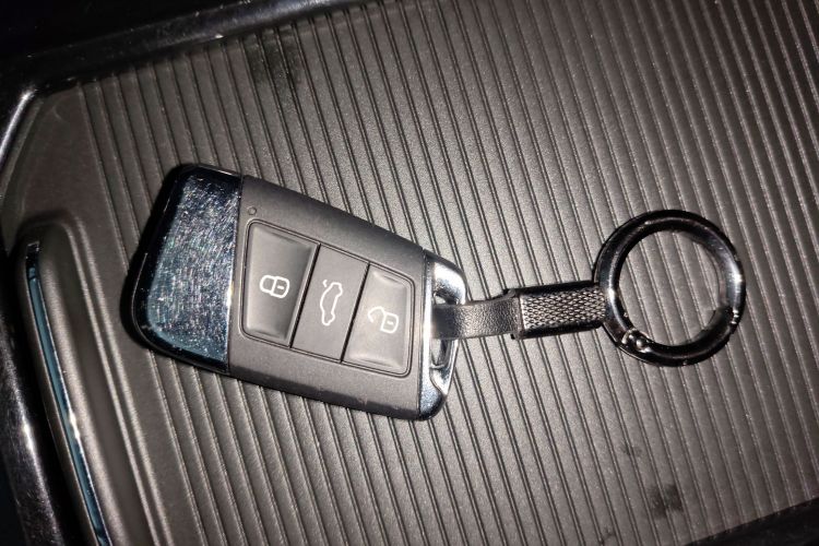 大众 帕萨特 2025款 出众款 330TSI 星空精英版中控内饰7001