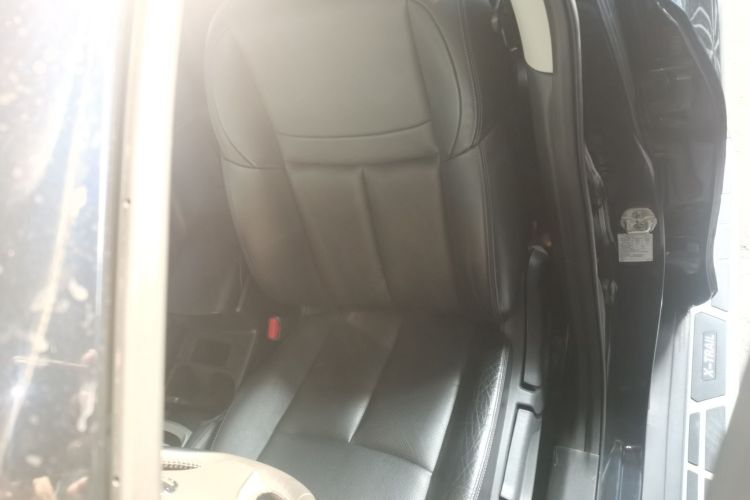 日产 奇骏 2015款 2.0L CVT舒适MAX版 2WD局部细节19