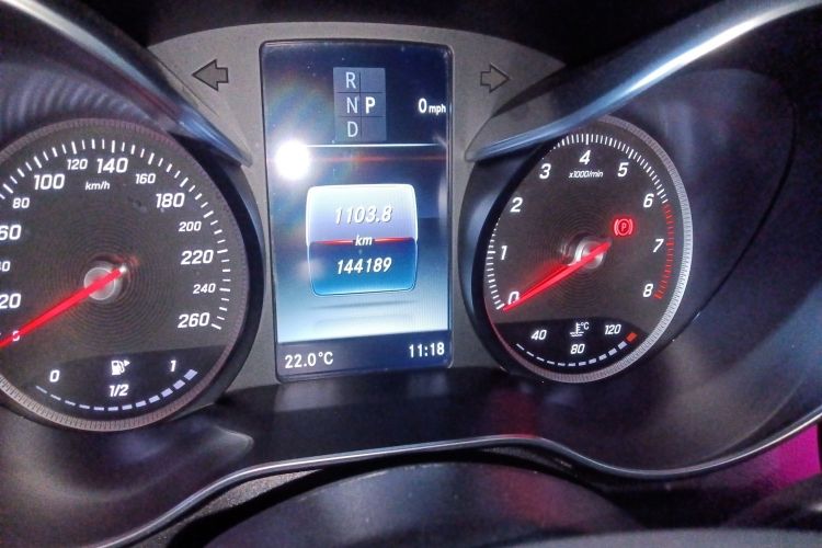 奔驰C级(进口) 2018款 C 200 轿跑车中控内饰15