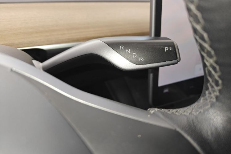 特斯拉 Model 3 2022款 Performance高性能全轮驱动版中控内饰18