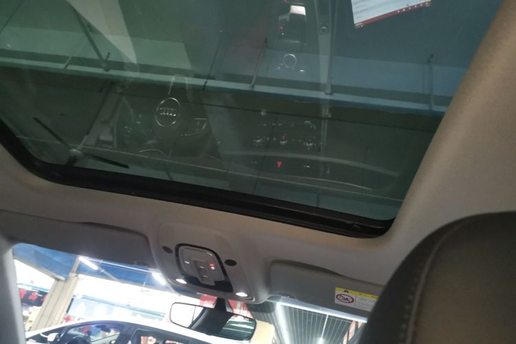 奥迪A4L 2019款 40 TFSI 进取型 国VI中控内饰22