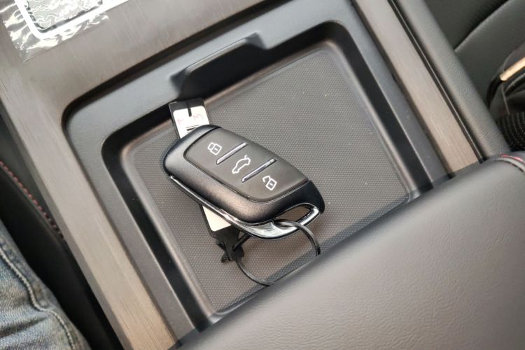 荣威i5 2023款 1.5L CVT豪华版中控内饰7001