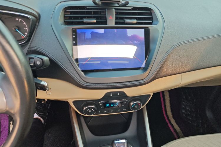 福特 福睿斯 2015款 1.5L 自动时尚型中控内饰16