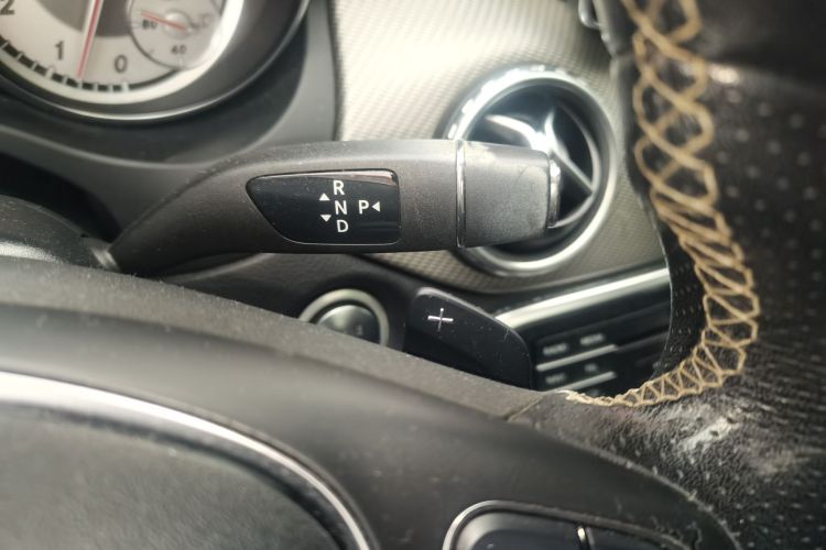 奔驰GLA 2016款 GLA 200 时尚型局部细节18