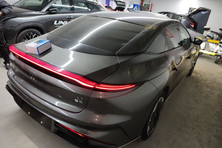 智己汽车 智己L7 2022款 Dynamic车身外观7