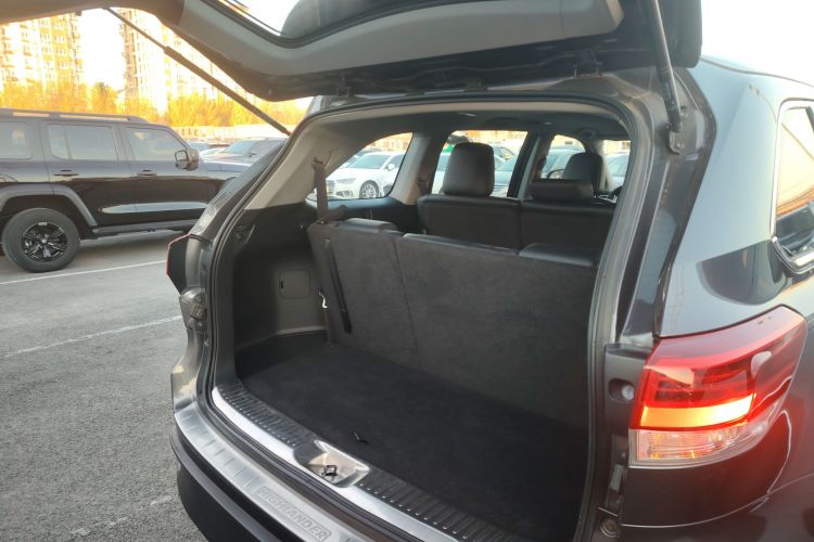 丰田 汉兰达 2018款  2.0T 两驱豪华版 7座 国VI机舱底盘23