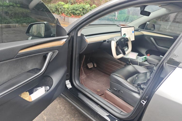 特斯拉 Model Y 2021款 标准续航后驱版中控内饰20