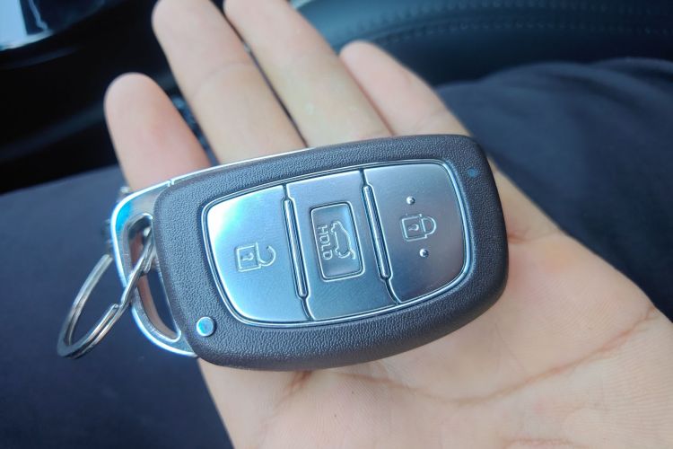 现代 途胜 2019款 280TGDi 双离合两驱时尚版 国VI中控内饰7001