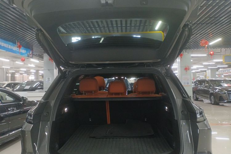 理想汽车 理想L6 2024款 Pro机舱底盘23