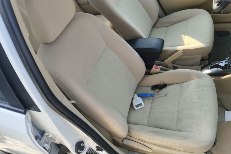 丰田 YARiS L 致炫 2015款 1.5E 自动魅动版局部细节41