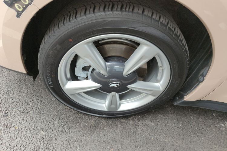 欧拉好猫 2023款 401km标准续航 豪华型 磷酸铁锂车身外观6007