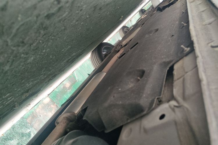 红旗HS5 2022款 2.0T 智联旗领四驱版局部细节9003