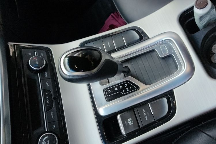 吉利汽车 帝豪GL 2017款 1.3T DCT尊贵型中控内饰18