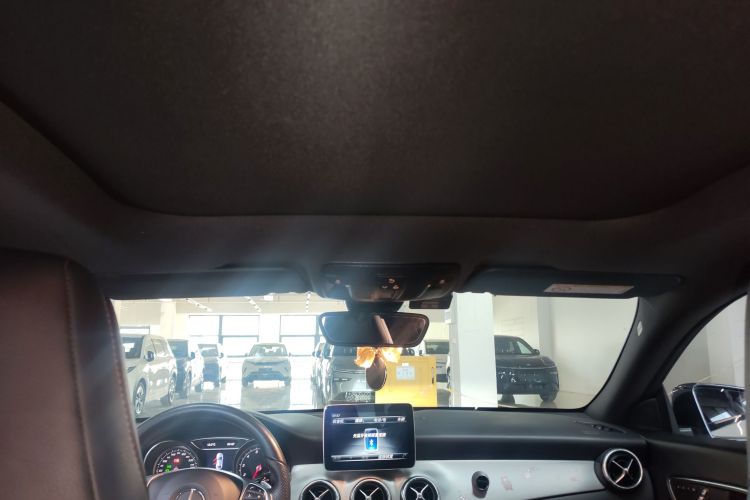 奔驰CLA 2018款 CLA 220 4MATIC中控内饰22