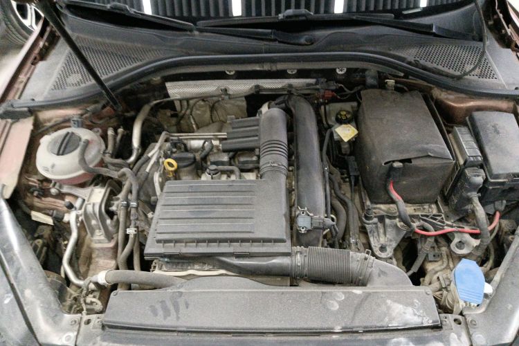 大众 凌渡 2017款 280TSI DSG舒适版机舱底盘24