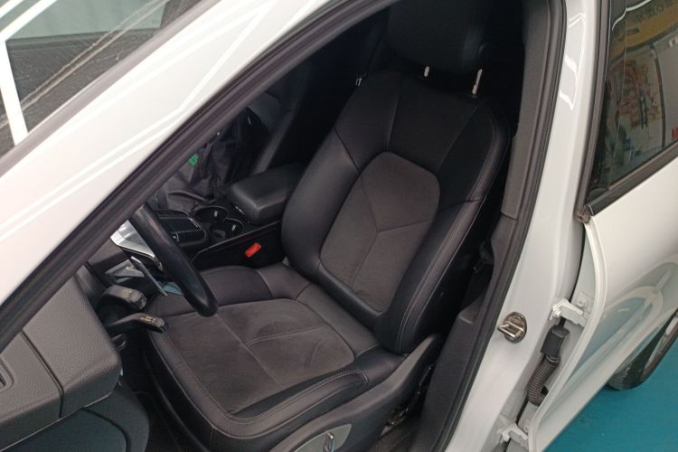 保时捷 2016款 Macan 2.0T中控内饰19