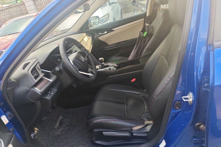 本田 思域 2016款 220TURBO 手动豪华版中控内饰19