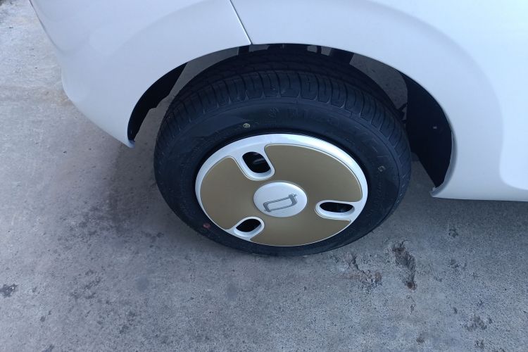 奔腾小马 2026款 222km 萌趣马 Plus车身外观6008