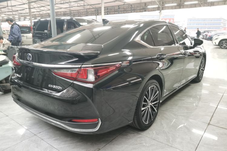 雷克萨斯ES 2021款 300h 臻享版车身外观7