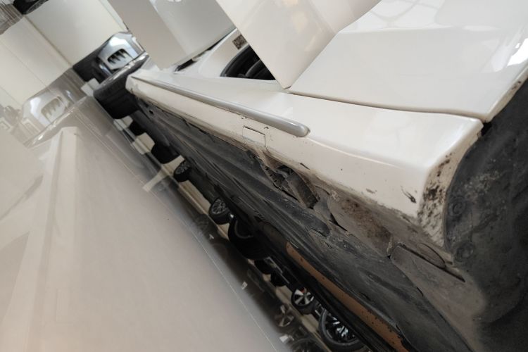 奔驰C级 2018款 C 200 L 运动版局部细节9001