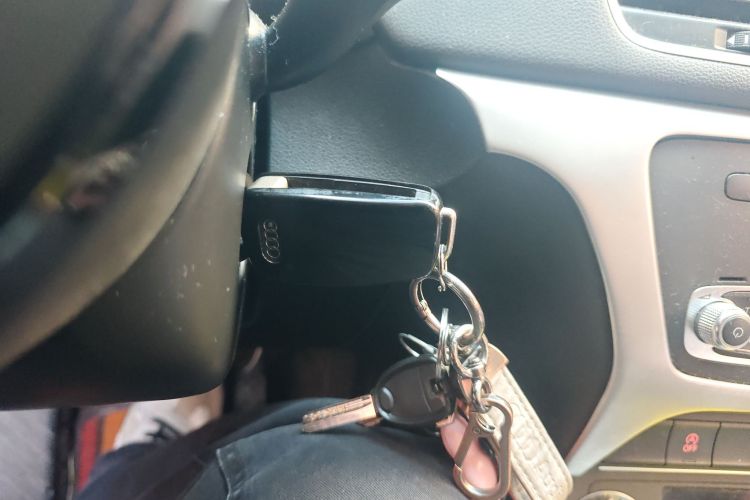 奥迪Q3 2015款 35 TFSI 舒适型中控内饰11