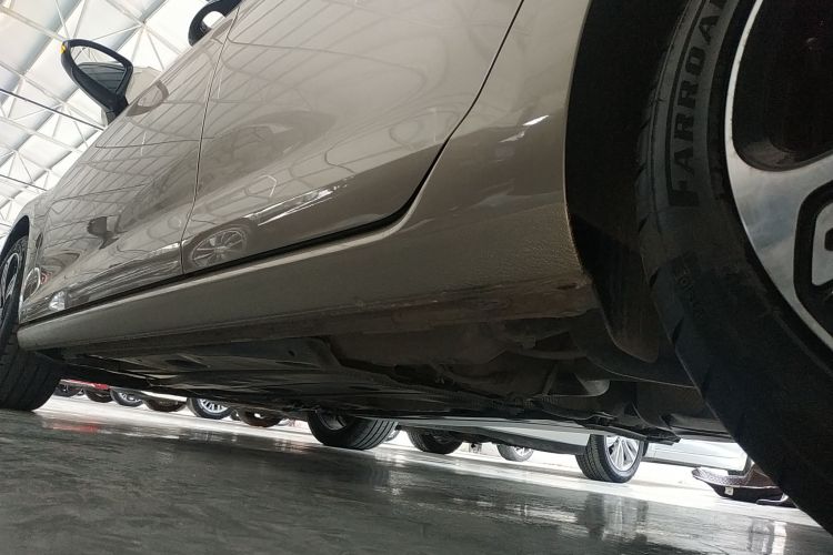 大众 高尔夫 2019款 280TSI DSG舒适型 国VI机舱底盘30