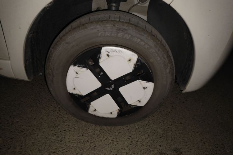 五菱汽车 宏光MINIEV 2024款 第三代 215km 青春版车身外观10