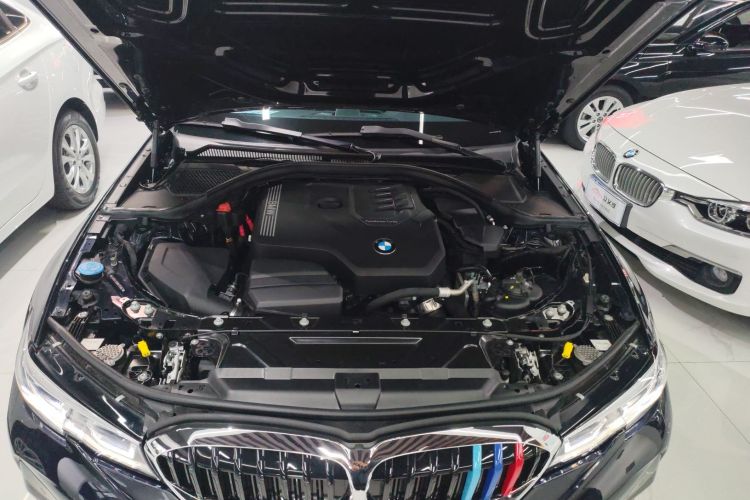 宝马3系 2022款 325Li M运动曜夜套装机舱底盘24