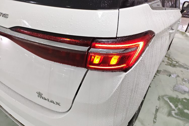 比亚迪 宋MAX 2021款 升级版 1.5T 自动尊贵型 7座车身外观9