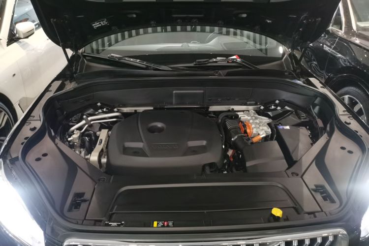 沃尔沃XC90新能源 2021款 E驱混动 T8 智尊豪华版 7座机舱底盘24