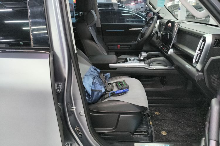 捷途旅行者 2024款 2.0T 四驱穿越PRO娱乐版局部细节41