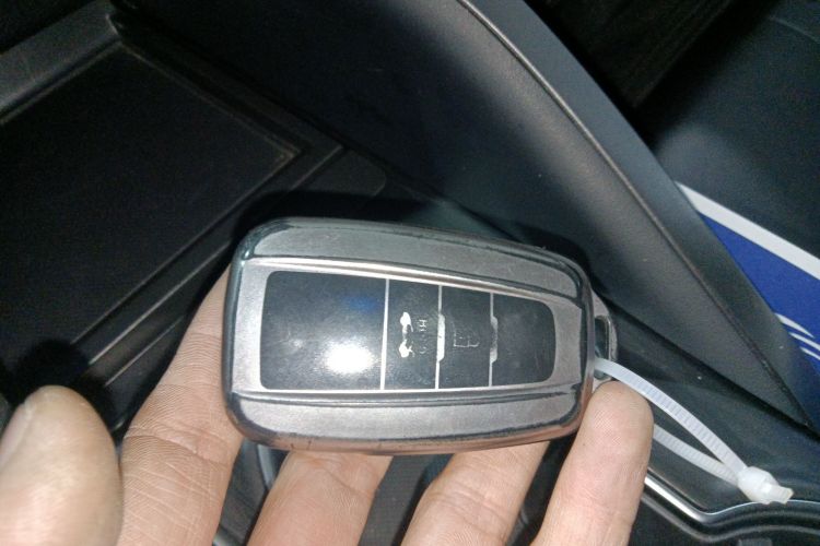 丰田 凯美瑞 2021款 2.0G 豪华版中控内饰11