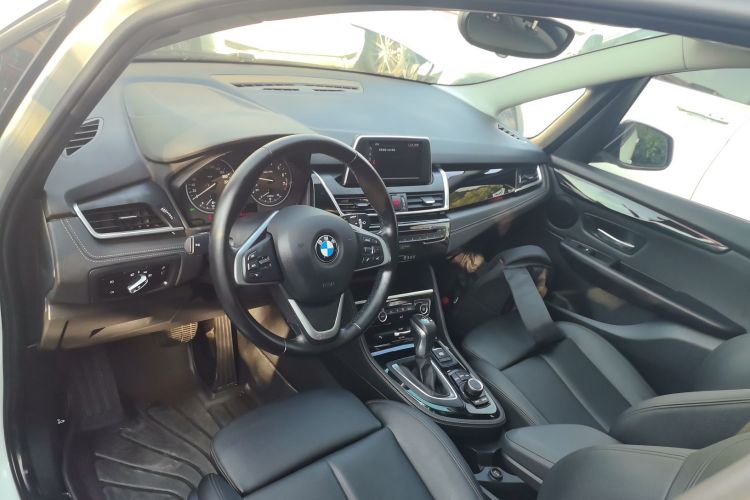 宝马2系旅行车(进口) 2015款 218i 运动设计套装中控内饰12