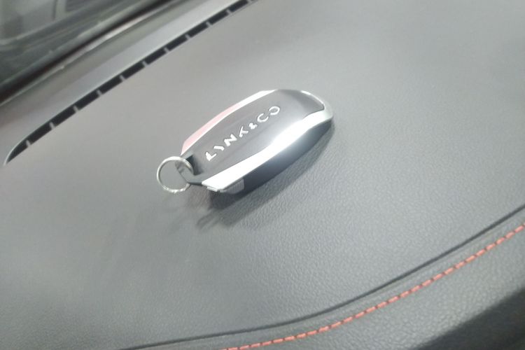 领克01 2017款 2.0T 四驱劲Pro版中控内饰11