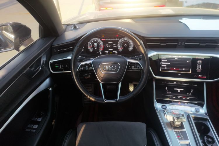 奥迪A6L 2023款 45 TFSI 臻选动感型中控内饰13