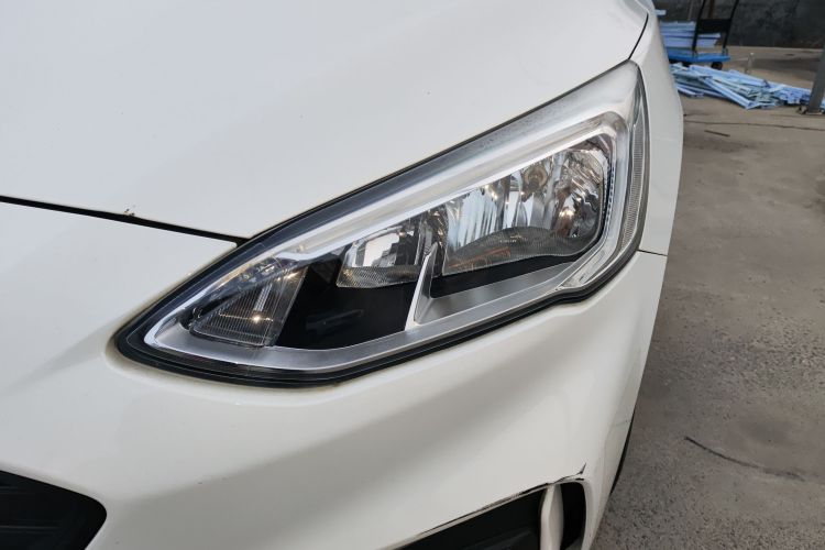 福特 福克斯 2020款 两厢 EcoBoost 180 自动锋潮型局部细节36