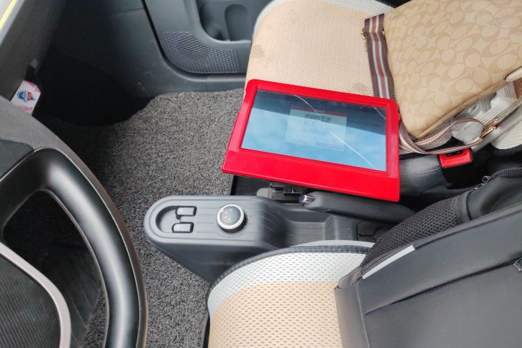 五菱汽车 宏光MINIEV 2021款 马卡龙时尚款 三元锂中控内饰18