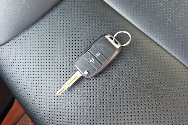 起亚 焕驰 2020款 1.4L 自动舒适天窗版中控内饰11