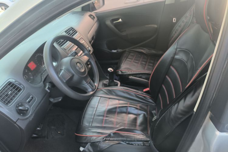 大众 Polo 2011款 1.4L 手动致乐版中控内饰19