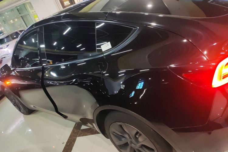 特斯拉 Model Y 2023款 后轮驱动版车身外观6003