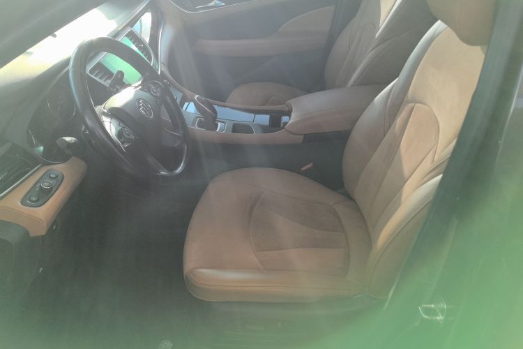 别克 君越 2016款 20T 精英型中控内饰19