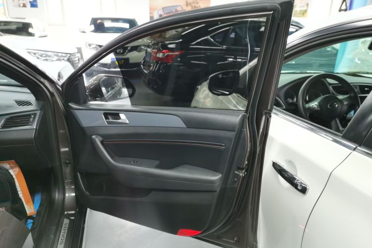 现代 索纳塔 2015款 1.6T GLS智能型中控内饰42