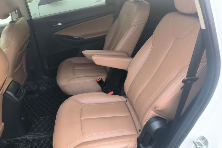 别克GL6 2021款 323T 轻混动互联豪华型中控内饰7004