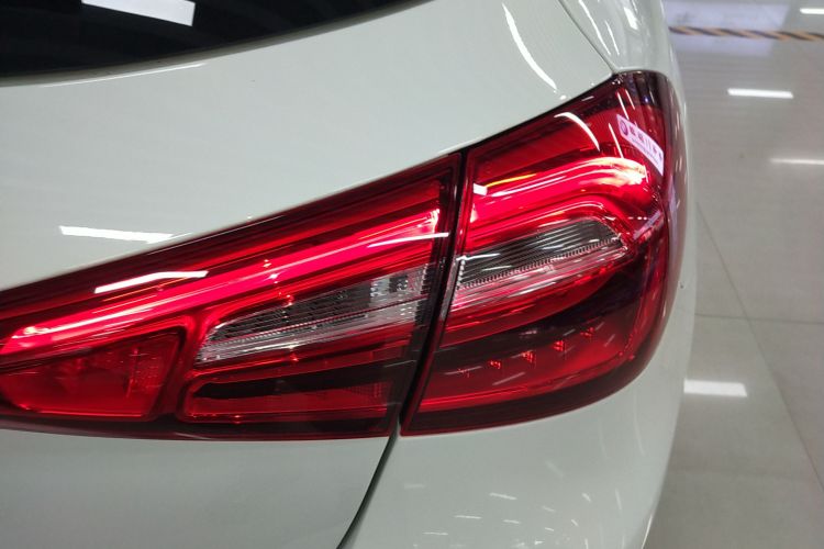 奔驰A级(进口) 2020款 A 180车身外观9