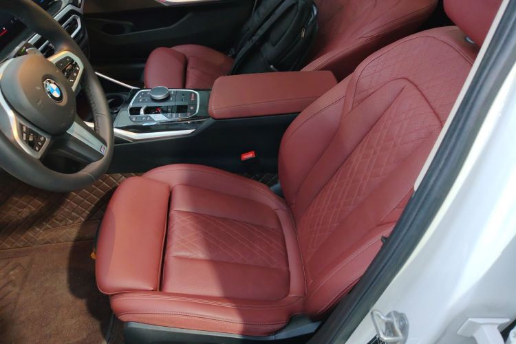 宝马3系 2024款 325Li M运动套装中控内饰19