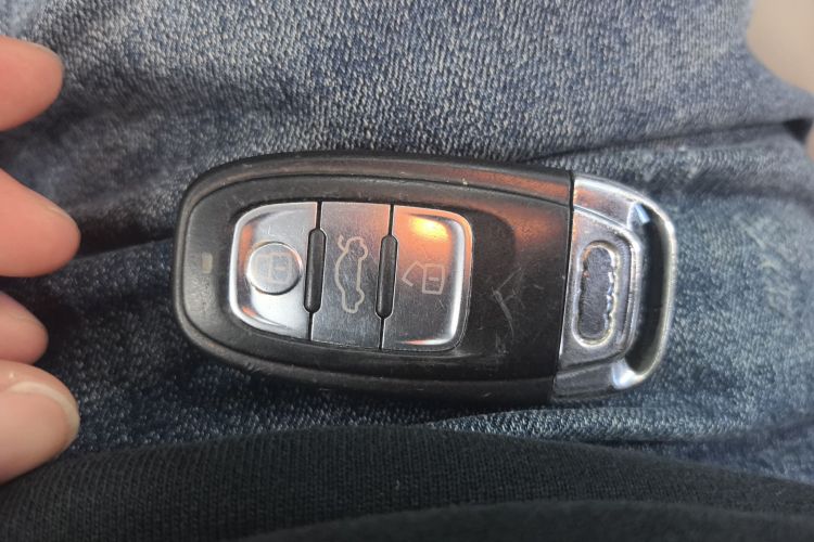 奥迪A4L 2016款 30 TFSI 典藏版 自动舒适型中控内饰11