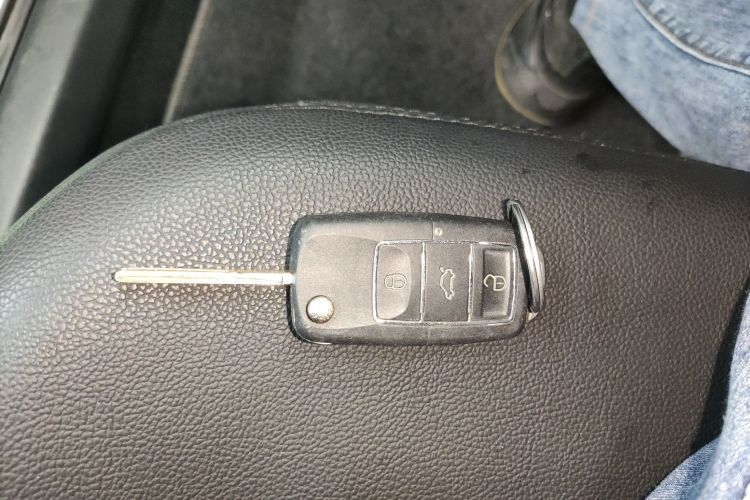 大众 捷达 2015款 1.6L 自动时尚型中控内饰11