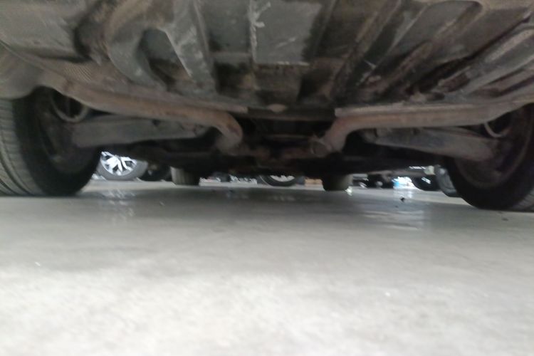 奔驰E级(进口) 2009款 E 300 优雅型局部细节9009